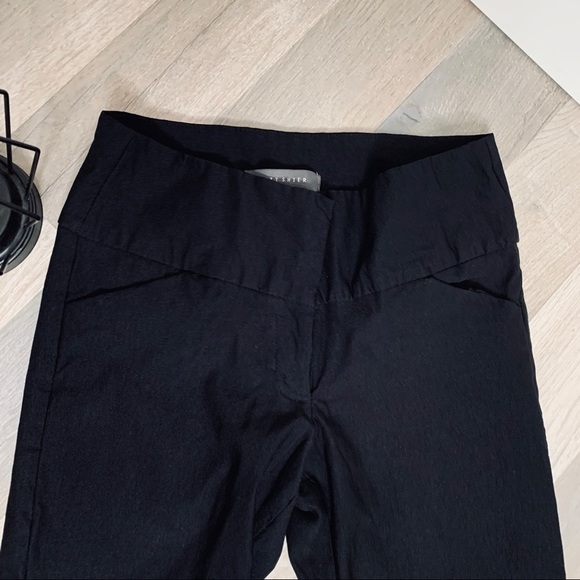 Suzy Shier Black Capri Pants 🍋 - Picture 3 of 8